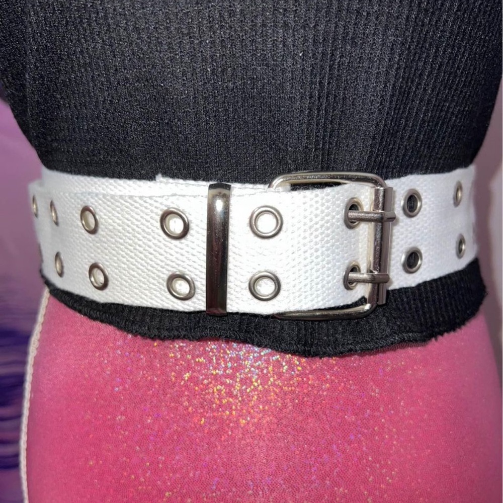 white grommet belt